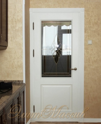 Межкомнатные двери из массива белого цвета белого цвета с витражом